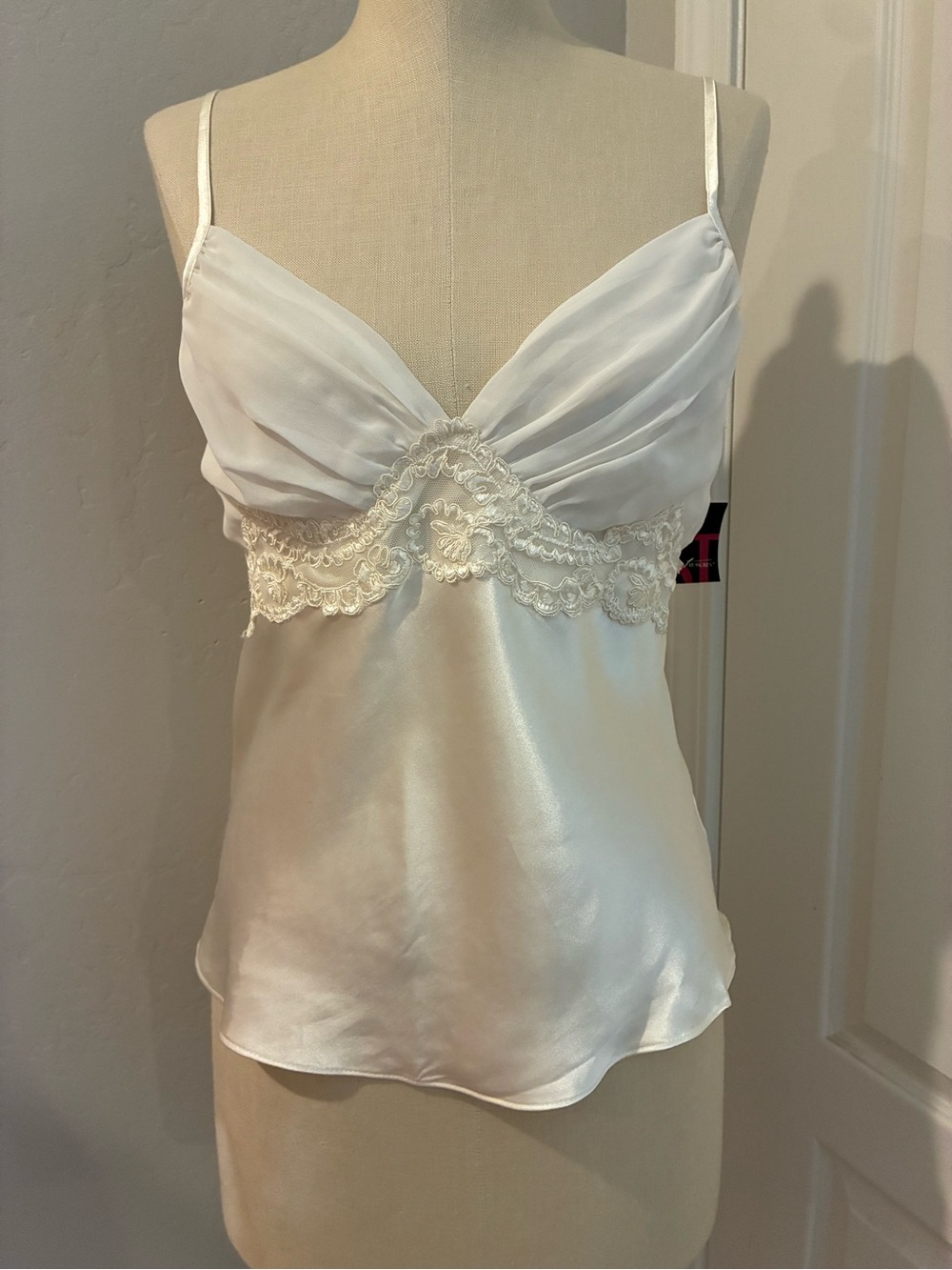 Silky Lace-Trim Camisole Top in Ivory Sz L